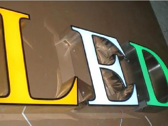 眉山介绍LED招牌的基础知识。