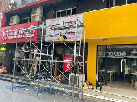 眉山制作广告招牌如何避免它发黄？